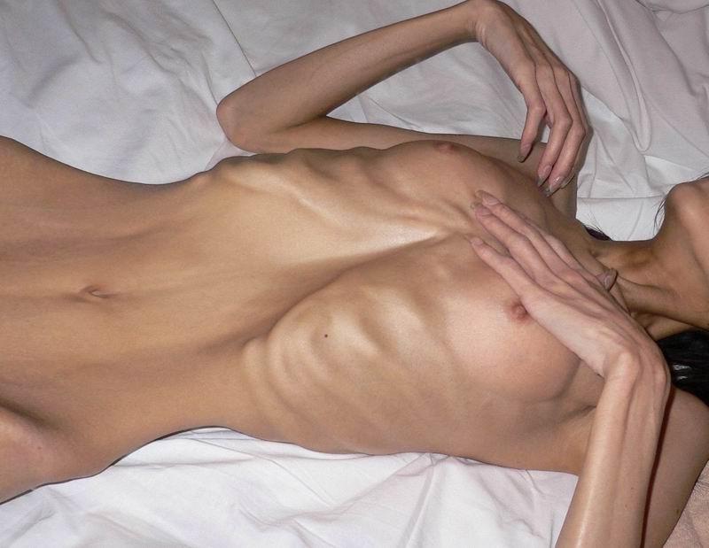 12P very skinny girls showing off their goodies
