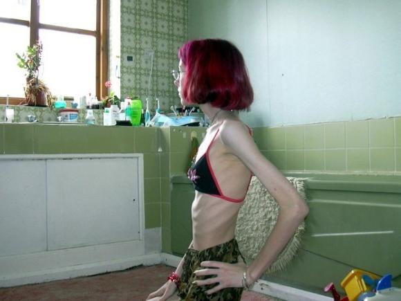 12P very skinny girls showing off their goodies