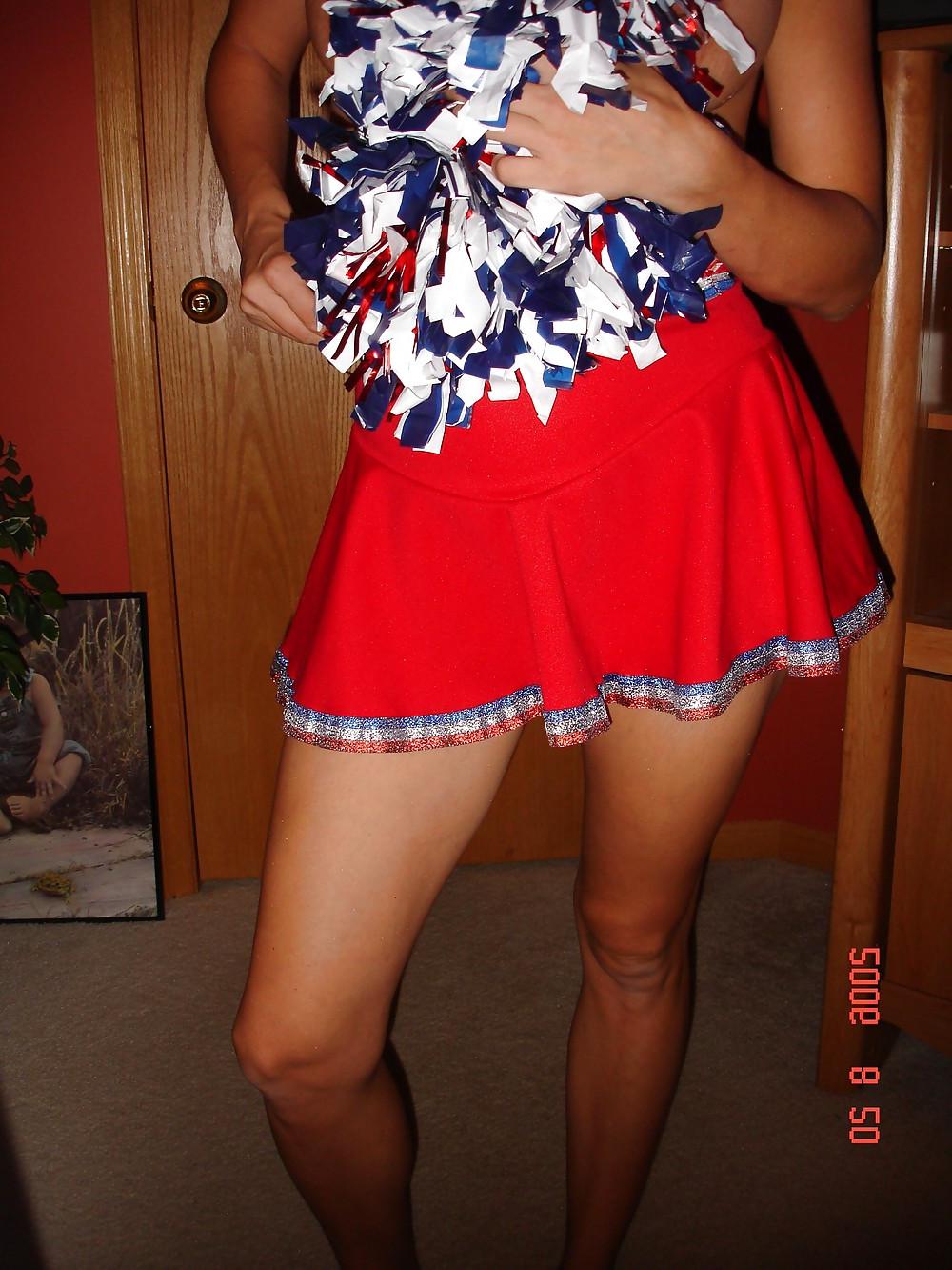 25P GERMAN HORNY CHEERLEADER SLUT