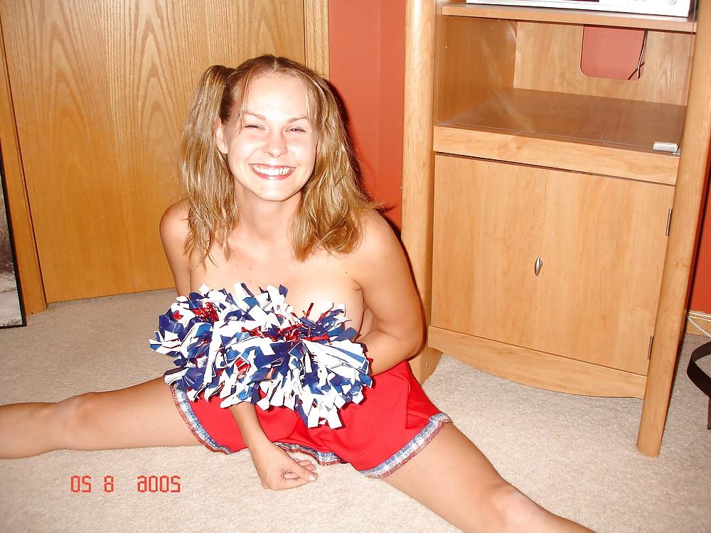 25P GERMAN HORNY CHEERLEADER SLUT