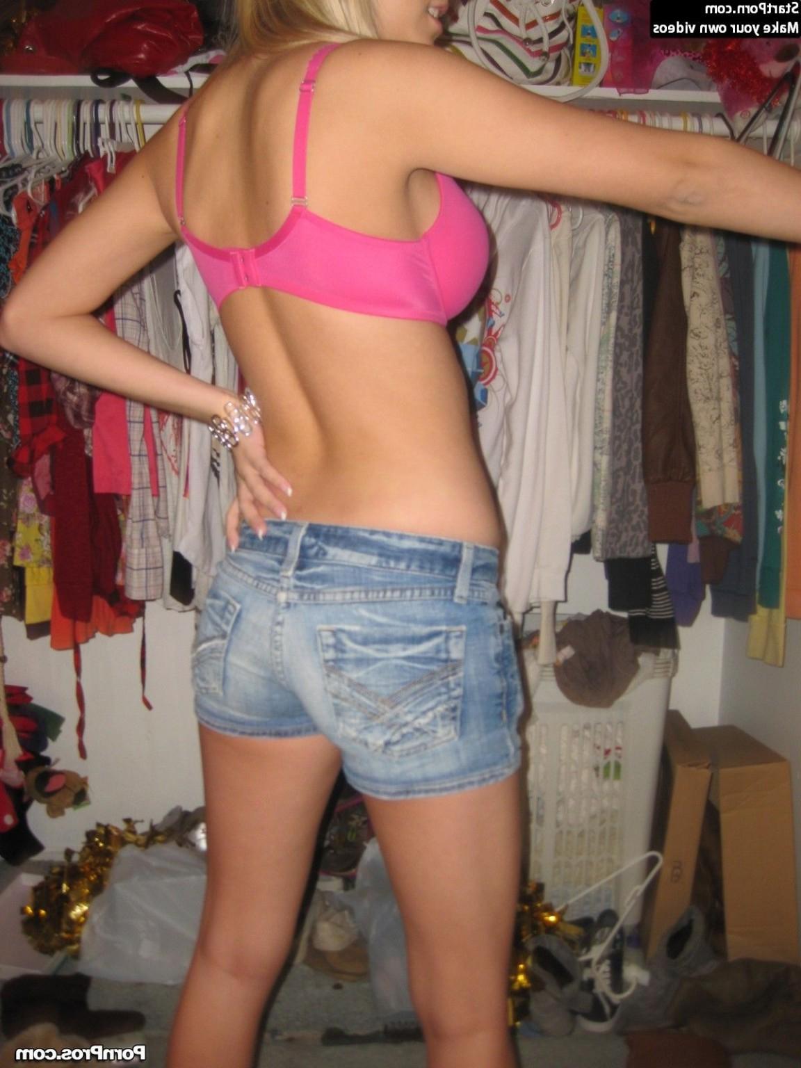 25P 18 year old new porn star Britney Beth does a hardcore video