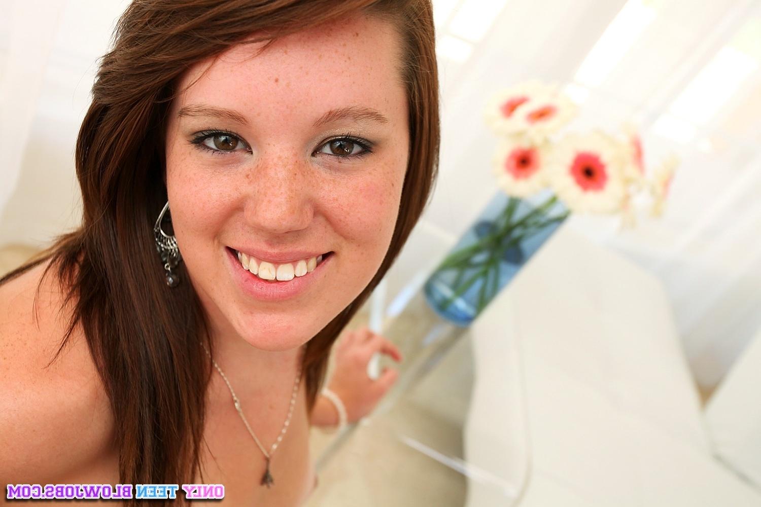18P New teen Lizzie Tucker in her first blow job video