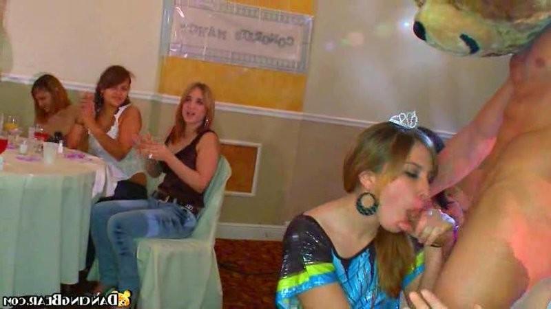16P The whole audience sucks off the male stippers