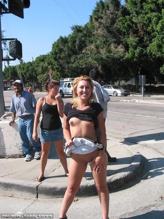 16P Two Tourist Exhibitionists Try Out Public Flashing