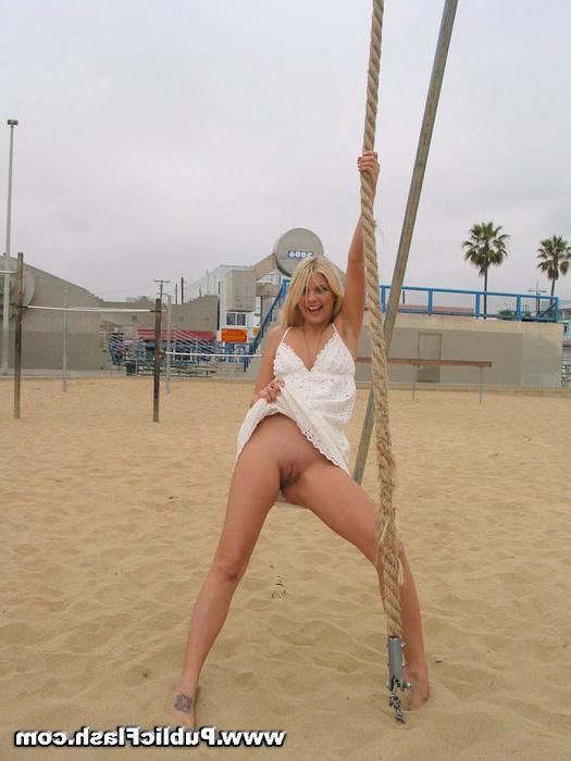16P Blonde Beach Babe Flashes Pink Bits Outdoors On Public Beach