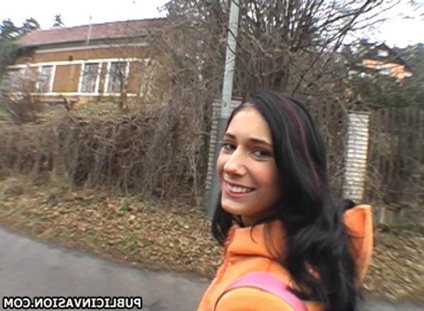 16P She danced salsa on the street-amateur brunette´s public fuck