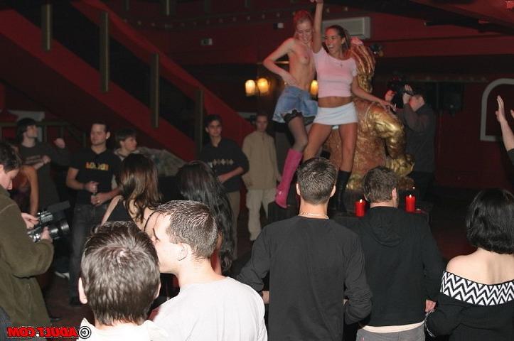 20P Drunk bisexual coed girls in naughty hardcore orgy