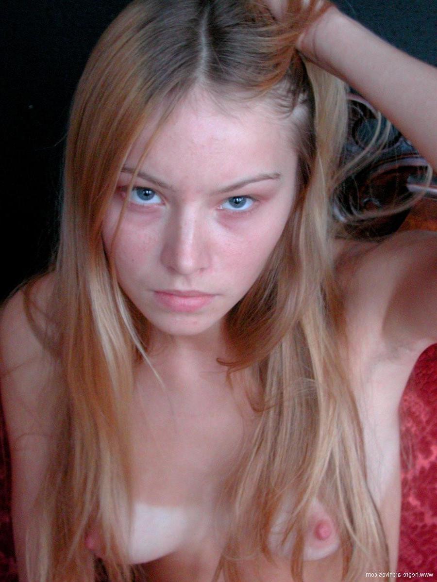 16P 16 best photos of Ukrainian long-haired blonde Katya in solarium