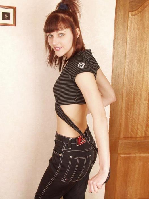 12P Sweet red haired babe showing off