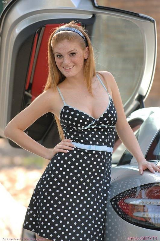 16P Puffy Nippled Natural Redhead Nude