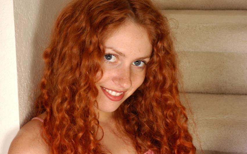 20P Awesome curly redhead dildoin pussy