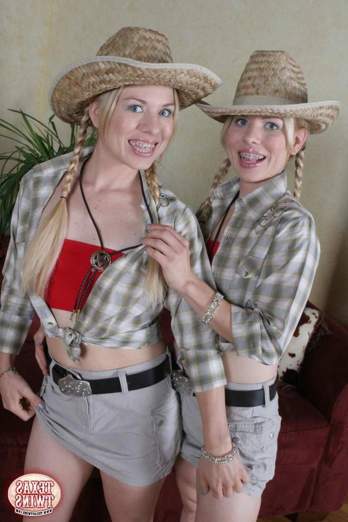 16P Cowgirl twin sisters show ass in tiny thong pants