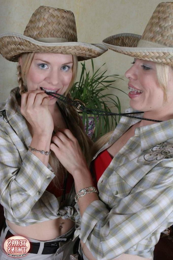 16P Cowgirl twin sisters show ass in tiny thong pants