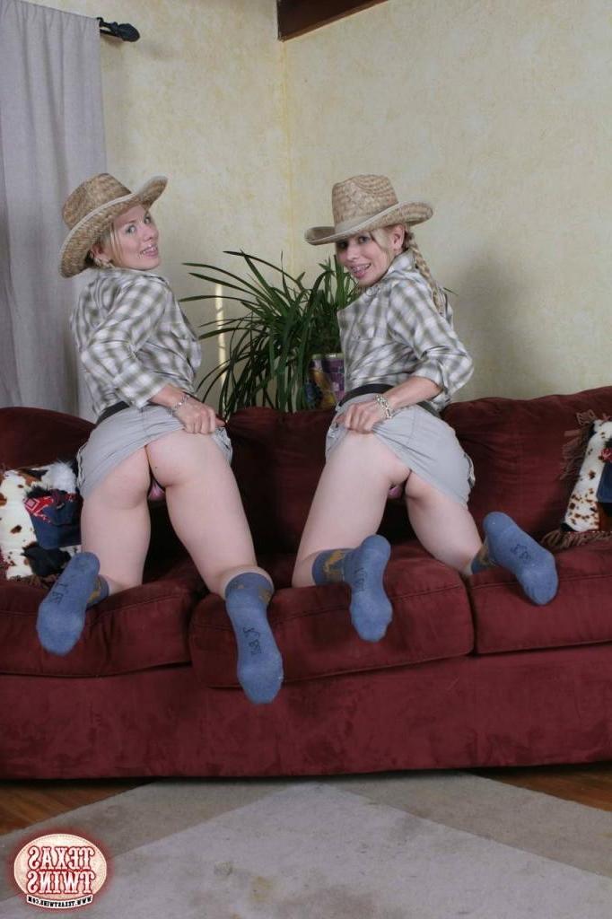16P Cowgirl twin sisters show ass in tiny thong pants
