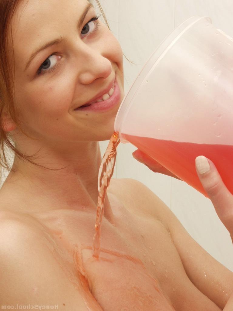 10P Tight Red Head Teen Bathing
