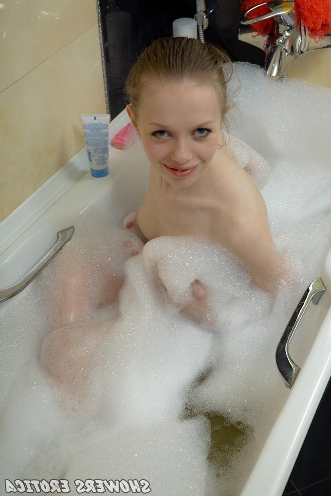 15P Elise washing her skinny body in bathroom