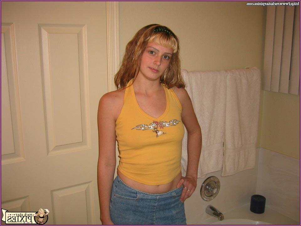 16P chick bathing