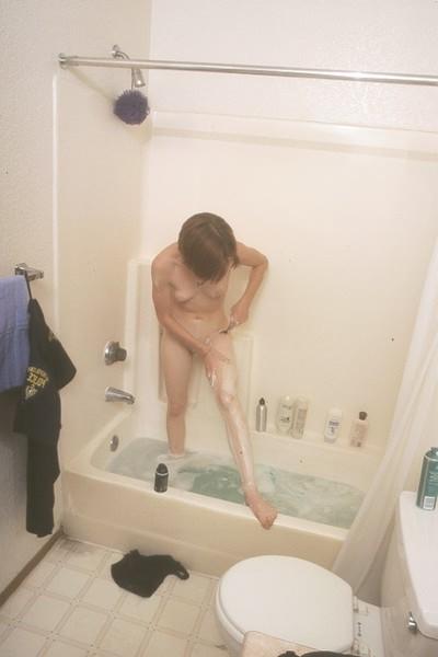 20P Bathroom Voyeur Cam