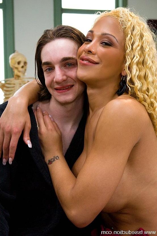 15P Blonde ebony Mistress Jessica Host playing with white toyboy