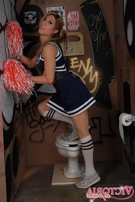 15P Slutty cheerleader Victoria di Prada sucks dick in a glory hole