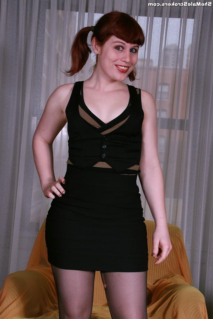 15P Redhead shemale stroker cutie with puffy nipples
