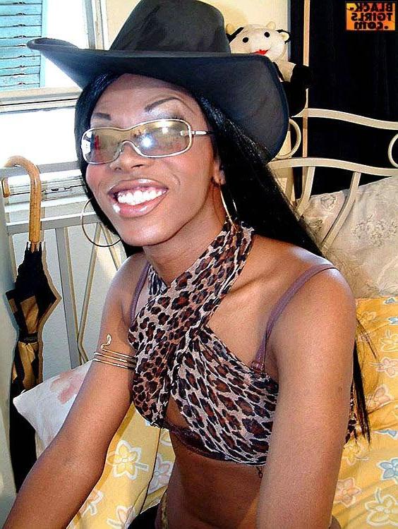 15P Black brazilian shemale hottie with big hard cock