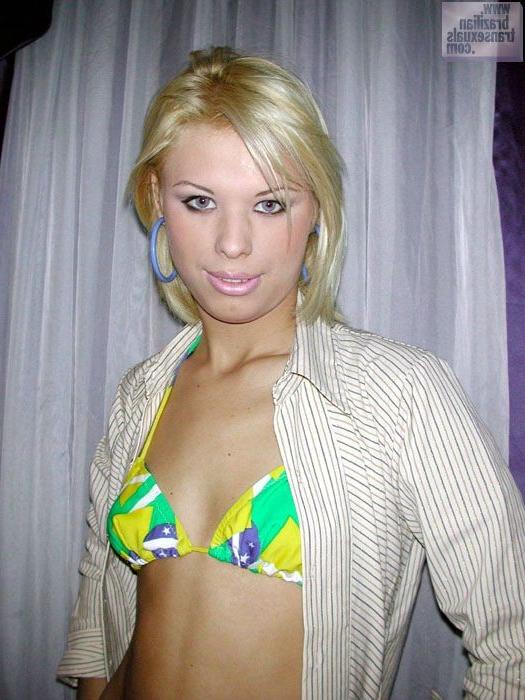 15P Hot blonde brazilian shemale gets hard and plays