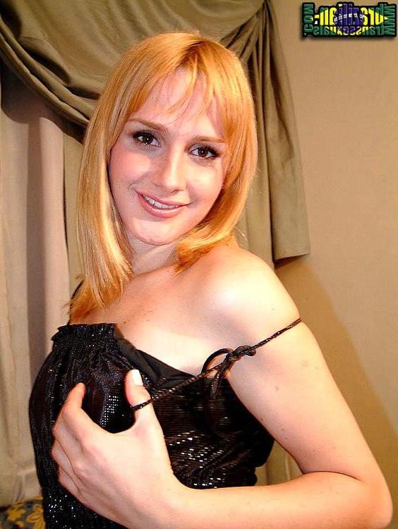 14P Cute blonde brazilian shemale stroker