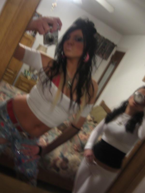 10P Amazing gadget poses near the mirror and takes off clothes