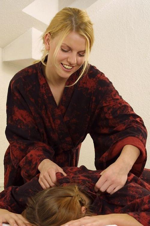 14P Lezzy girlfriends rub oil on each others private body parts