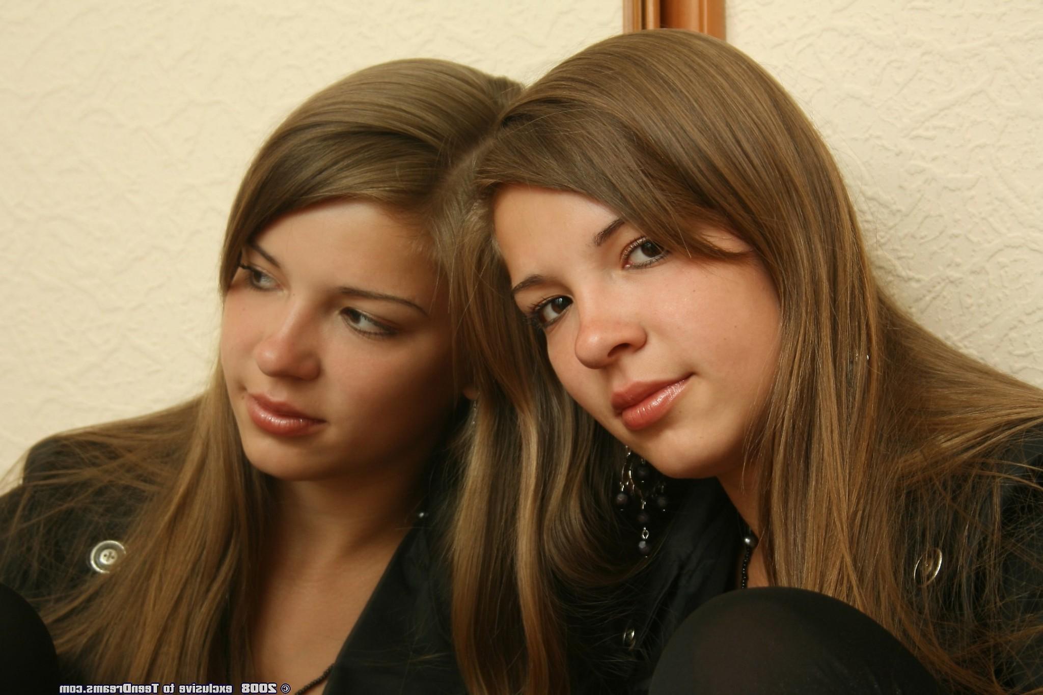 18P Cute young brunette plays with pussy in mirror