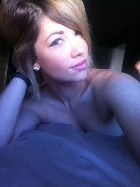 25P Jacqueline Dunford: Topless Mirror Selfies And More