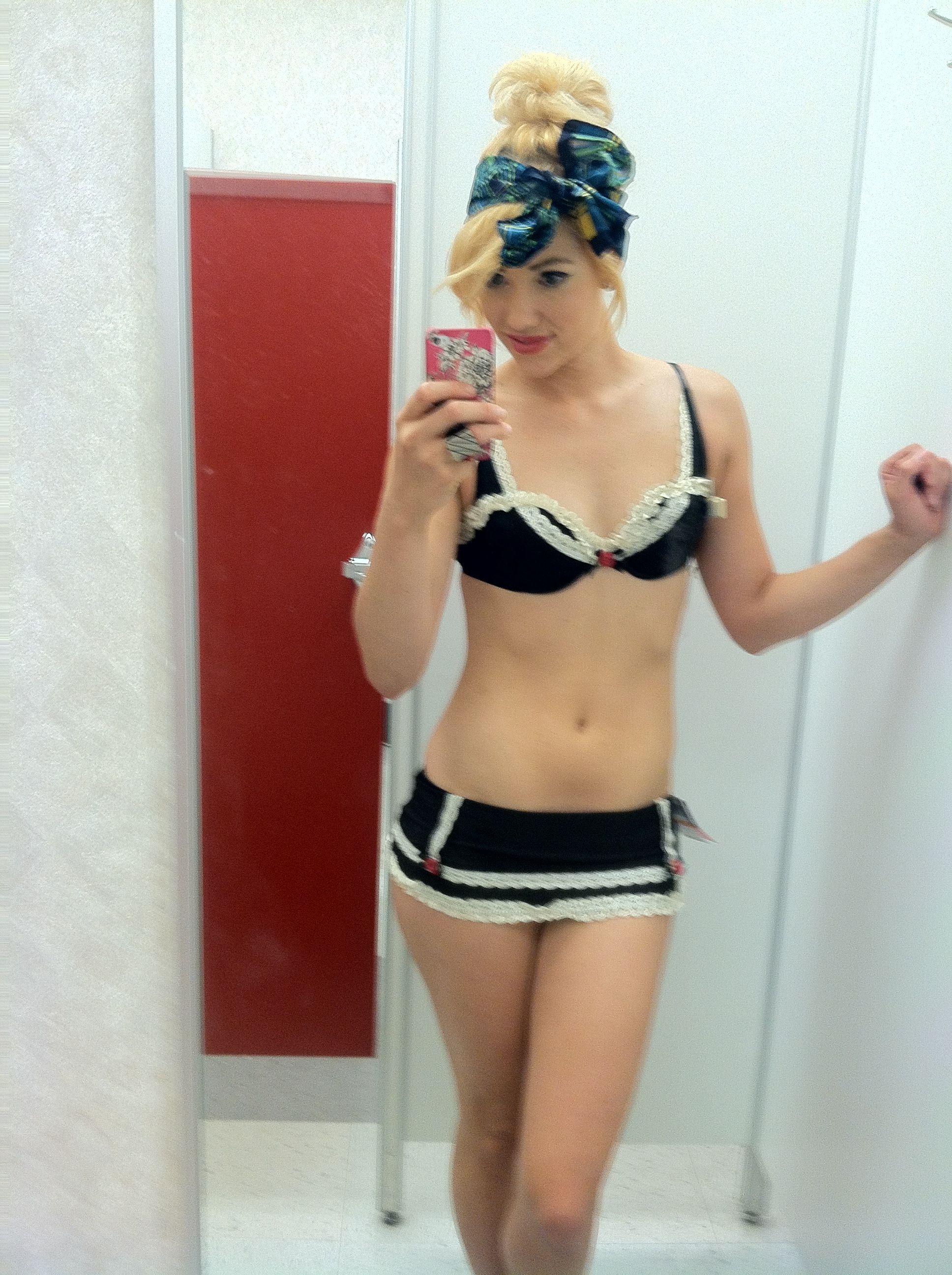25P Jacqueline Dunford: Topless Mirror Selfies And More