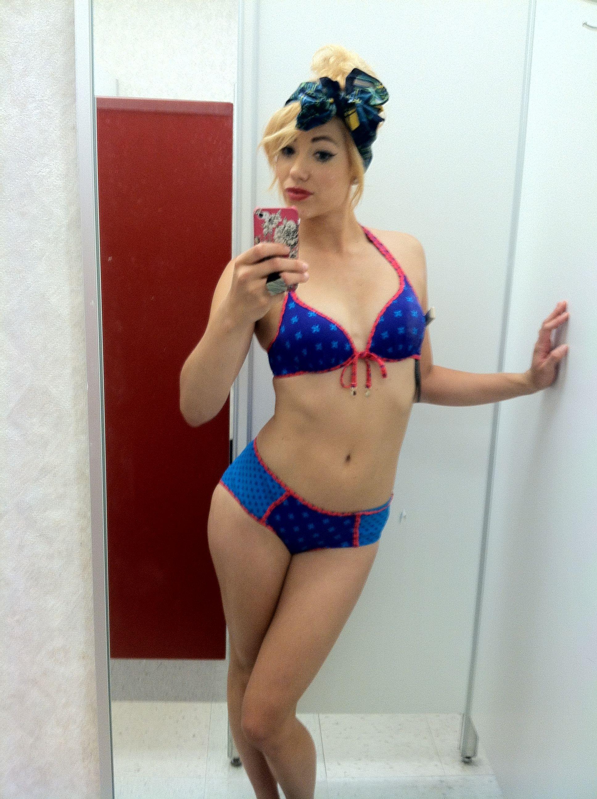 25P Jacqueline Dunford: Topless Mirror Selfies And More
