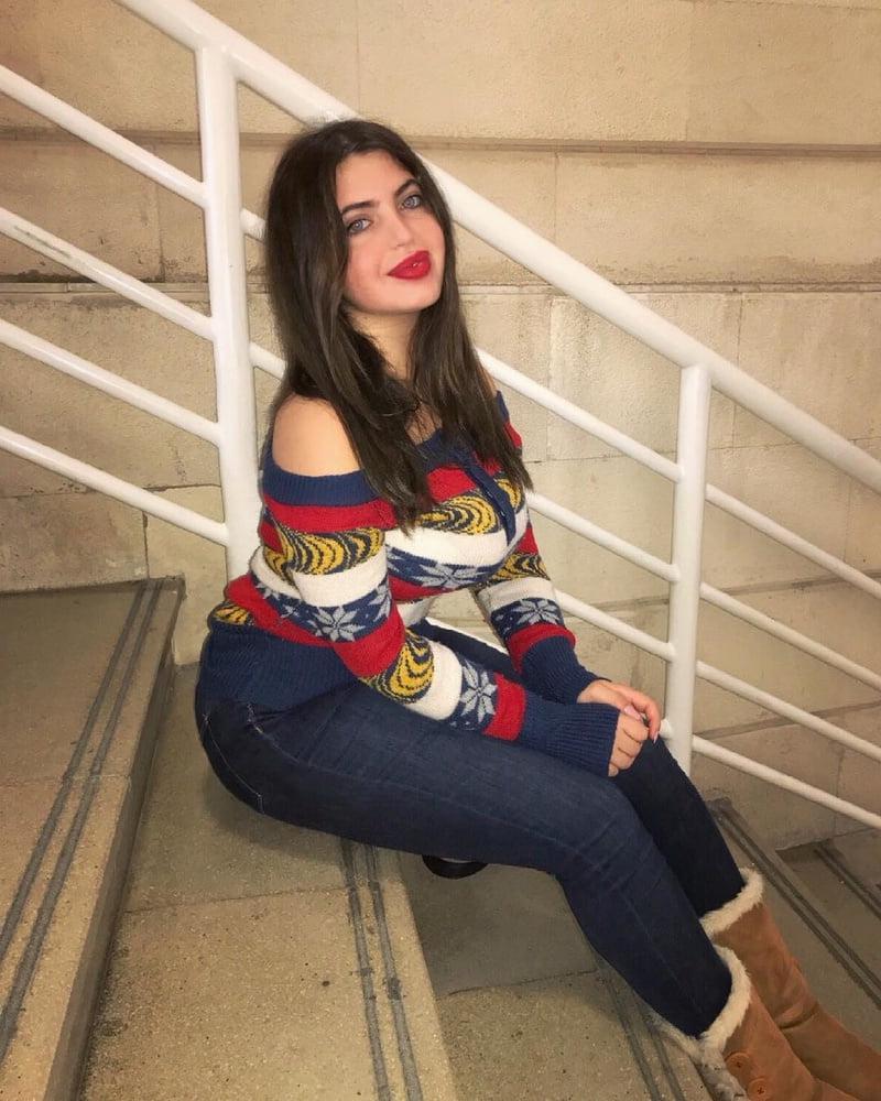 25P Arabian Sluts 573