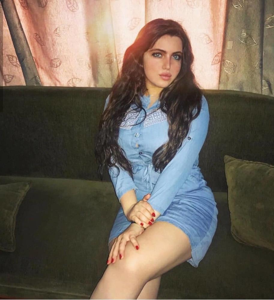 25P Arabian Sluts 573