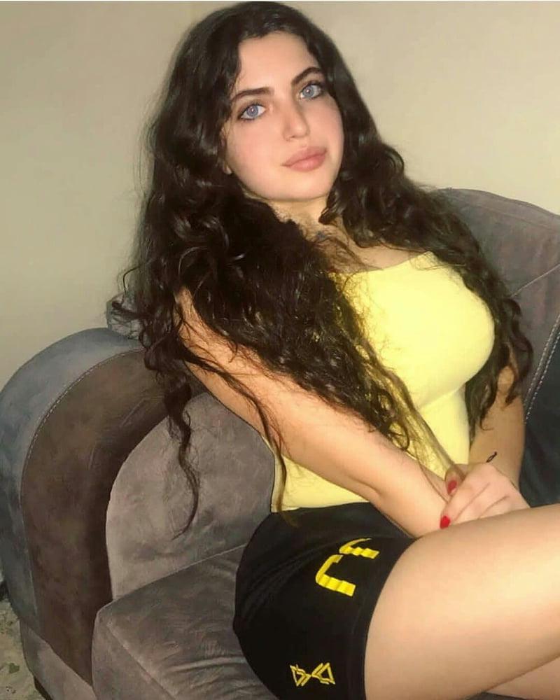 25P Arabian Sluts 573