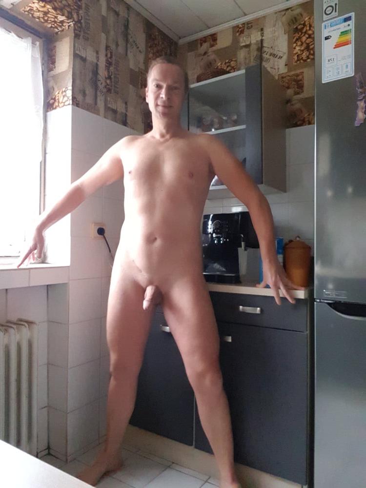 25P Bisexual Boy Juergen posing and  showing body and cock