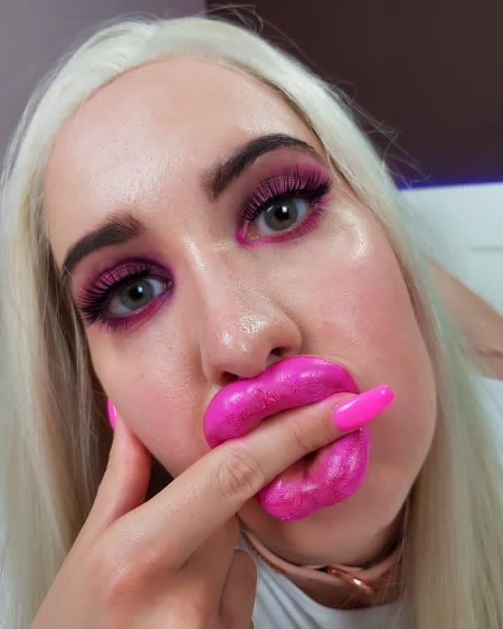 25P Goon Fuel: Fake plastic bimbo sluts