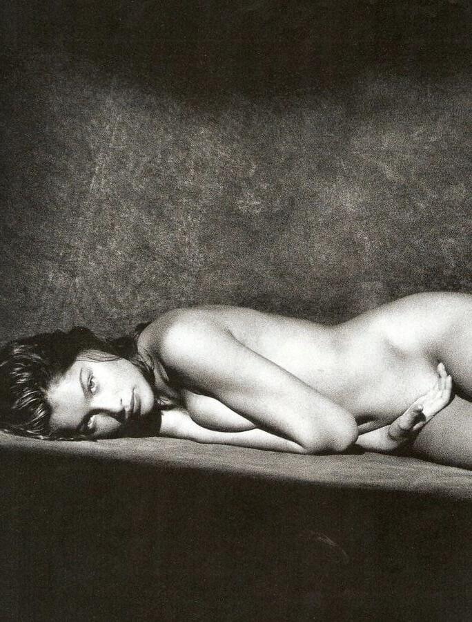 25P Erotic Artistic