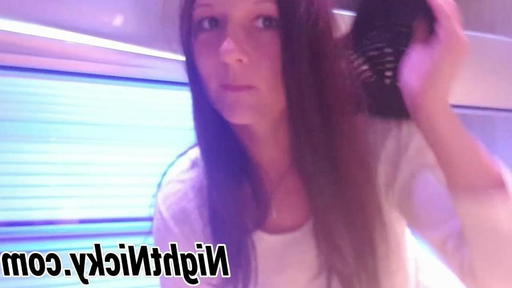 25P Public Suntan Masturbation! Wichsen im Solarium NightNicky