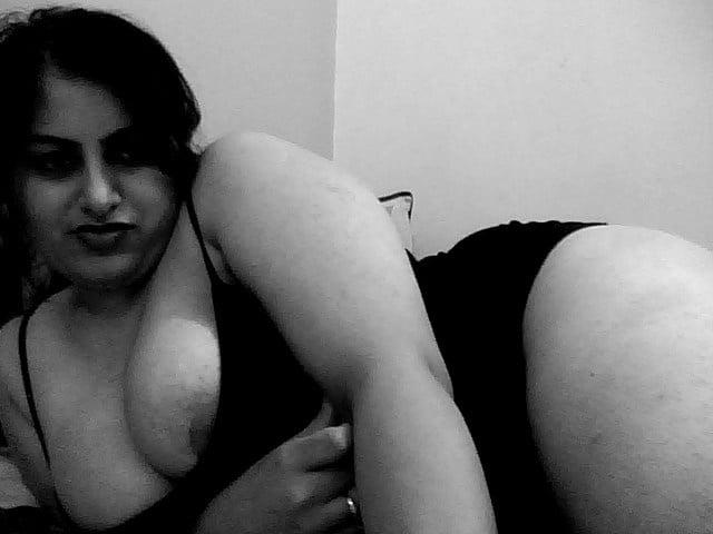 25P Beautiful Curvy Wife Extream Hot Nude Photos