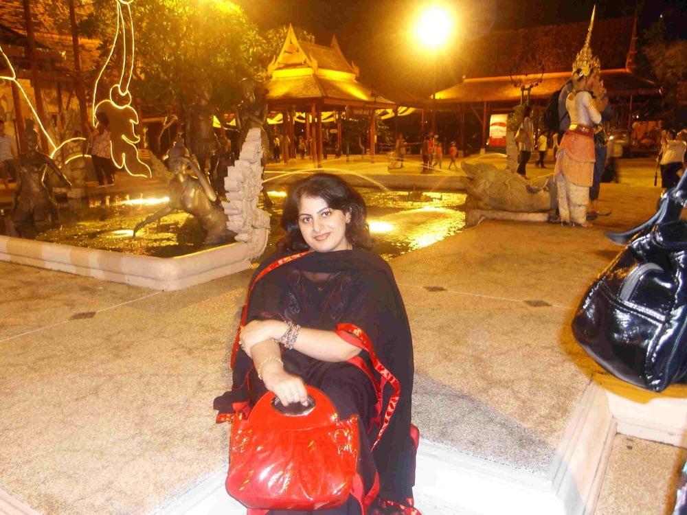 25P Beautiful Curvy Wife Extream Hot Nude Photos