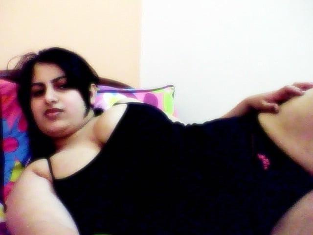 25P Beautiful Curvy Wife Extream Hot Nude Photos