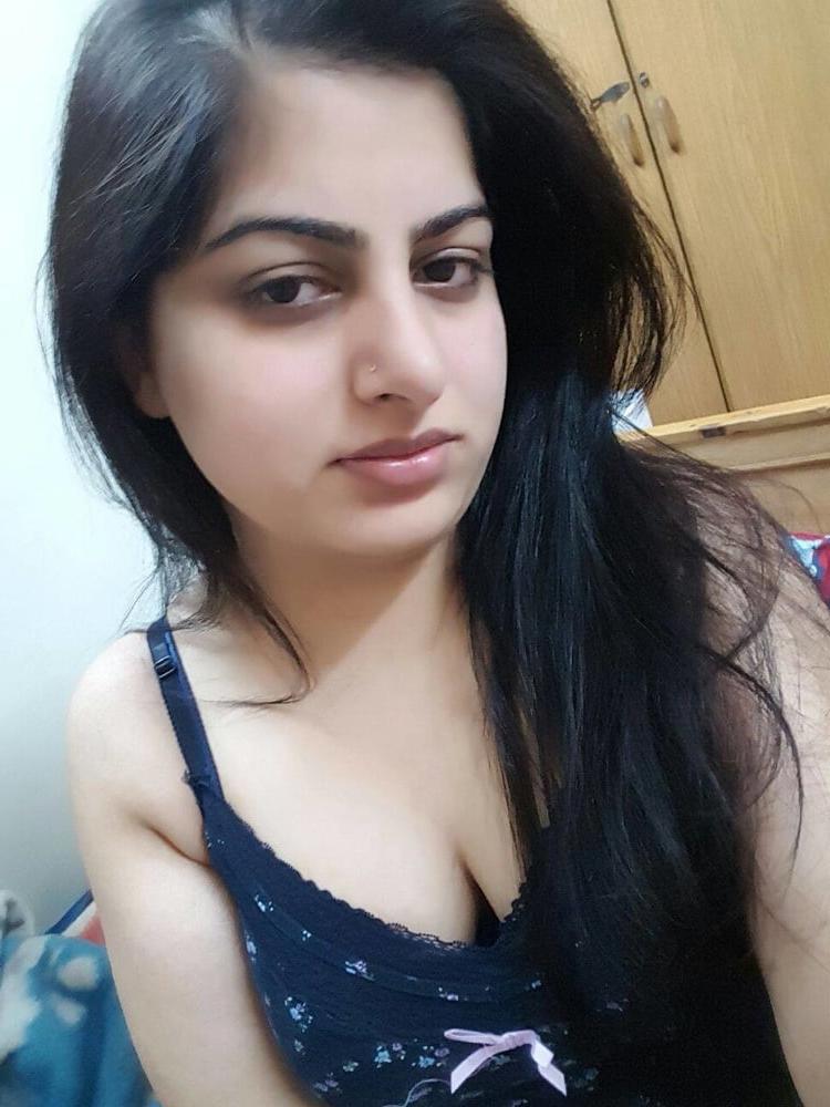 25P Beautiful Curvy Wife Extream Hot Nude Photos