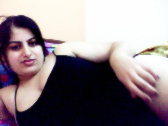 25P Beautiful Curvy Wife Extream Hot Nude Photos