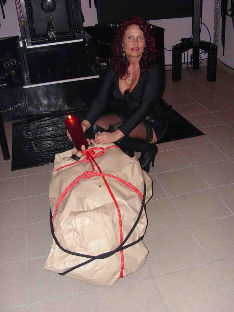 25P Blone MILF