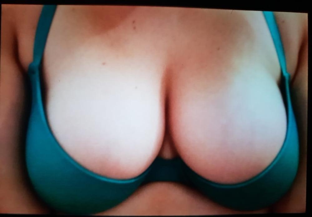 23P Fat girl small tits