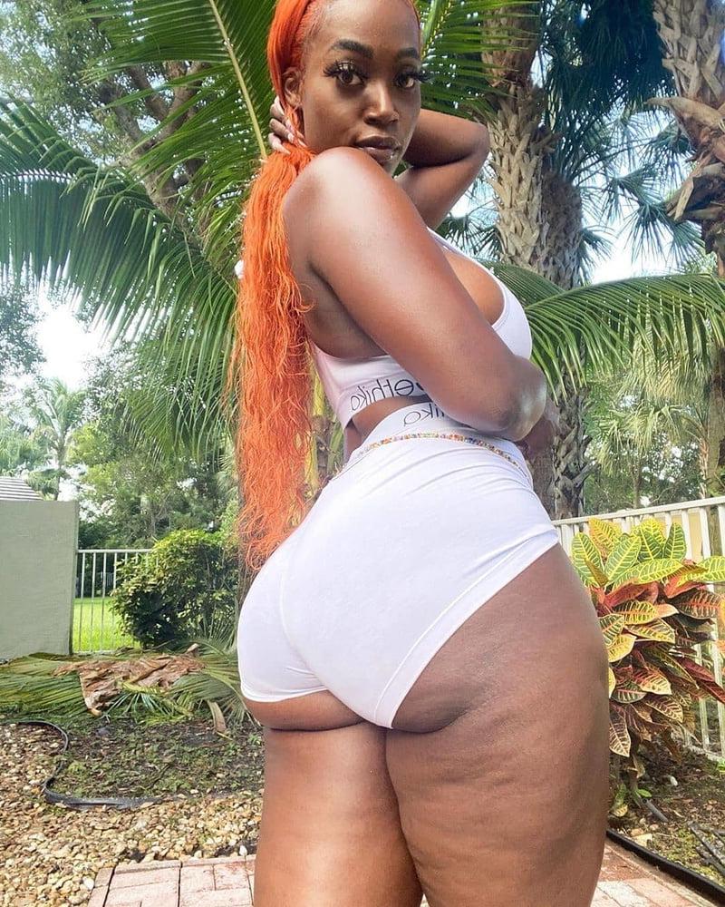 25P Wide Hips - Amazing Curves - Big Girls - Thick Body - Fat As