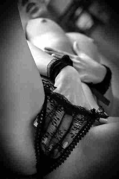 25P Art sex in black and white